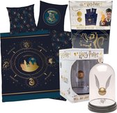 Harry Potter Hogwarts Golden Logo- Dekbedovertrek - Eenpersoons - 135x200 cm -katoen- Reversible, incl. Golden Snitch Lamp