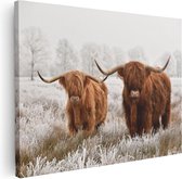 Artaza Canvas Schilderij Twee Schotse Hooglander Koeien In De Wei - 80x60 - Foto Op Canvas - Canvas Print