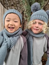 Muts, sjaal, handschoenen grijs - Wintermuts, sjaal en wanten - 3 tot 4 jaar - Muts met twee pompoms- Grijs