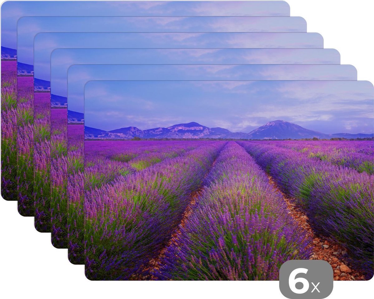 Placemat - Placemats kunststof - Rijen van lavendel voor bergen - 45x30 cm - 6 stuks - Hittebestendig - Anti-Slip - Onderlegger - Afneembaar