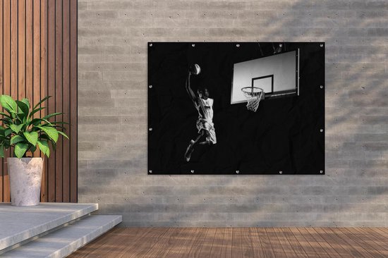Décoration murale extérieure Un basketteur pense au basket dans le panier -  noir et... | bol.com