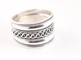 Brede zilveren ring met kruiskabelpatroon - maat 18.5