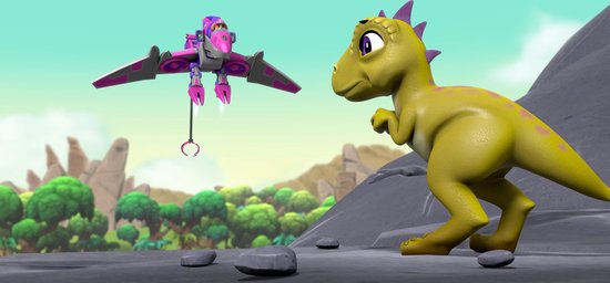Een geel-groene dinosaurus kijkt op naar een roze en paarse vliegende machine met een pup.
