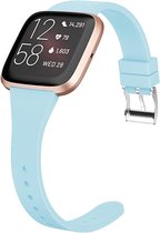 Shop4 - Fitbit Versa 2 Bandje - Siliconen Dun Licht Blauw