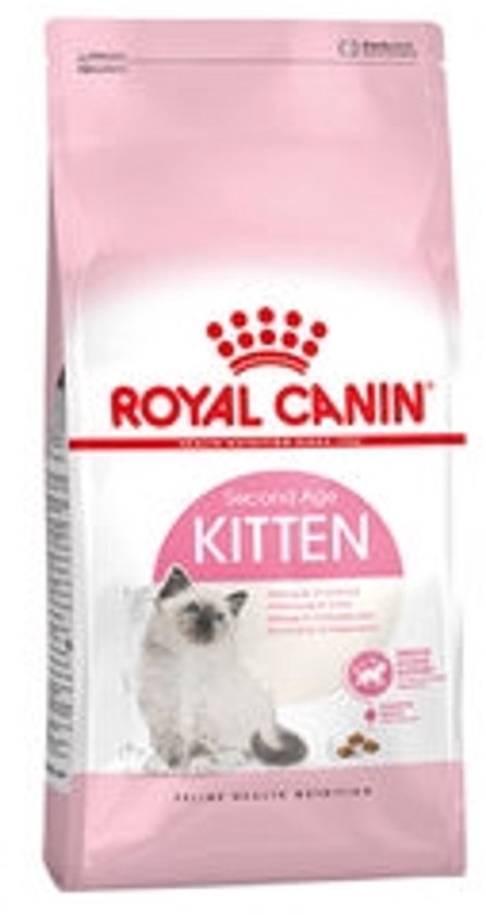 Roze zak Royal Canin Second Age Kitten voer met een afbeelding van een kitten.