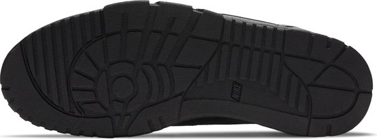 nike cross trainer low black