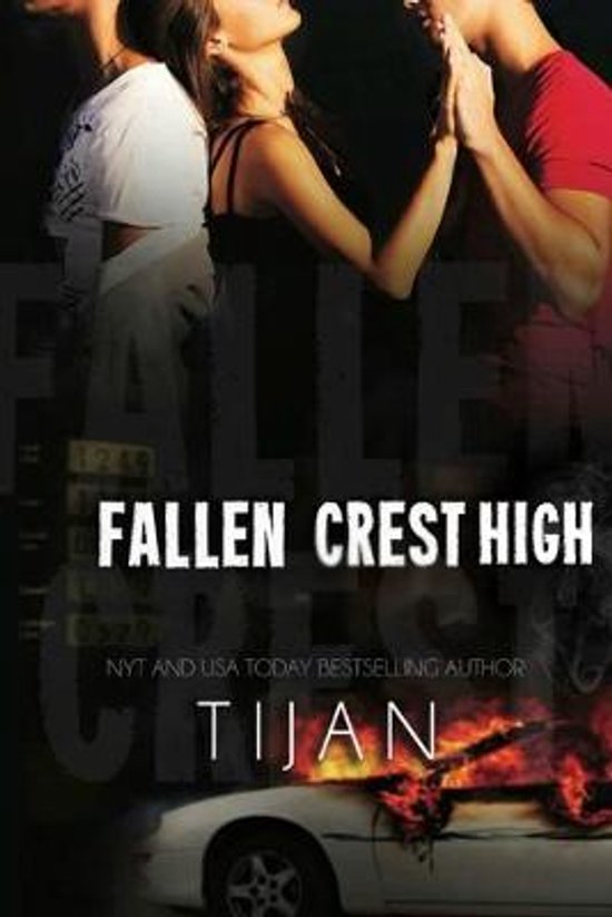 Boekomslag met de titel "FALLEN CREST HIGH". Een auto staat in brand op de voorgrond. Twee koppels zijn vaag zichtbaar op de achtergrond.