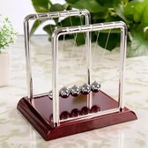 Newton 'S Cradle - Bureau Accessoires Speelgoed  - Tikkende Stressballen - Kinderspeelgoed - Stress Speelgoed - Metalen Balance Ball -  Educatief - 95*90*75MM LxBxH