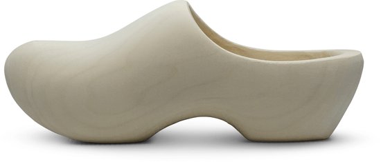 Een naturelkleurige houten klomp, vanaf de zijkant bekeken.