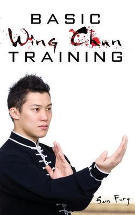 Basic Wing Chun Training door Sam Fury. Een man in een zwart traditioneel kungfu-uniform met witte sluitingen, in een vechthouding.