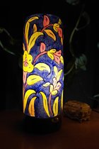 Handgemaakte KamelenHuidLamp uit Multan 30cm - Bloemen / Blauw / Multicolor - 30cm Zuil - Unieke Decoratieve Tafellamp met Prachtige Beschilderingen - voor slaapkamer, woonkamer, kantoor, ...