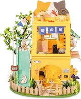 Robotime modelbouw Miniatuur bouwpakket Cat House hout/papier/kunststof - 195mm hoog x 185mm breed x 220mm diep - met lampje