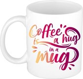Coffee hug in a mug cadeau mok / beker wit 300 ml