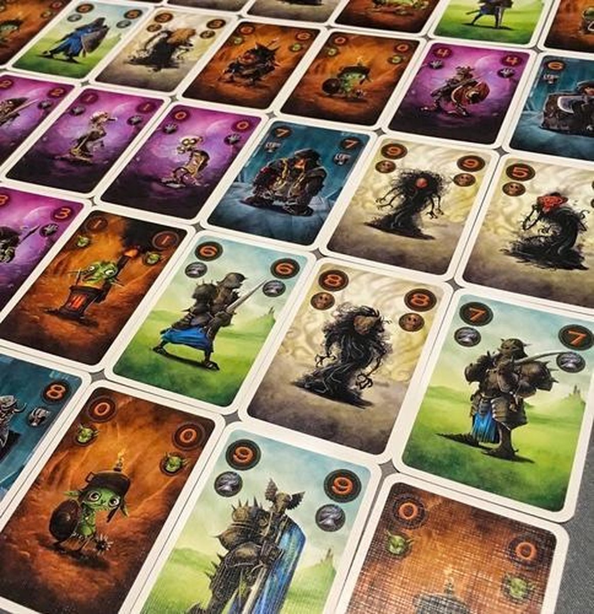 White Goblin Games - Claim - Kaartspel - 2 spelers - Tactisch kaartspel - Vanaf 10 jaar - Kaartspel met unieke facties — cadeau in Partyspellen - foto 4