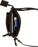 Zwarte leren Burkely minitas, open met rits, met telefoon, lipbalsem en portemonnee erin.
