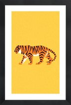 JUNIQE - Poster in houten lijst Tiger Yellow -40x60 /Geel & Oranje