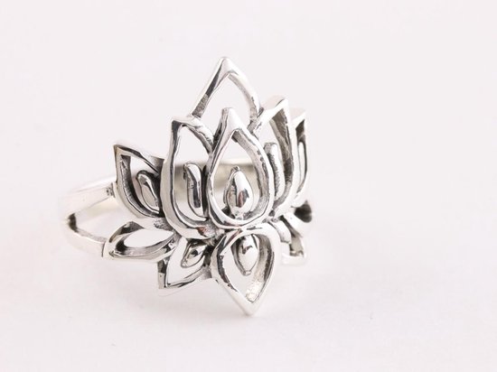Opengewerkte zilveren lotus bloem ring - maat 18
