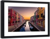 Foto in frame ,  Kanaal door een stad  , 80x120cm , Multikleur , wanddecoratie
