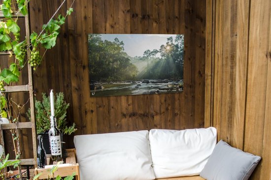 Le soleil brille sur une rivière dans une forêt malaisienne Affiche de jardin 90x60 cm - Toile de jardin / Toile d'extérieur / Peintures pour l'extérieur (décoration de jardin)