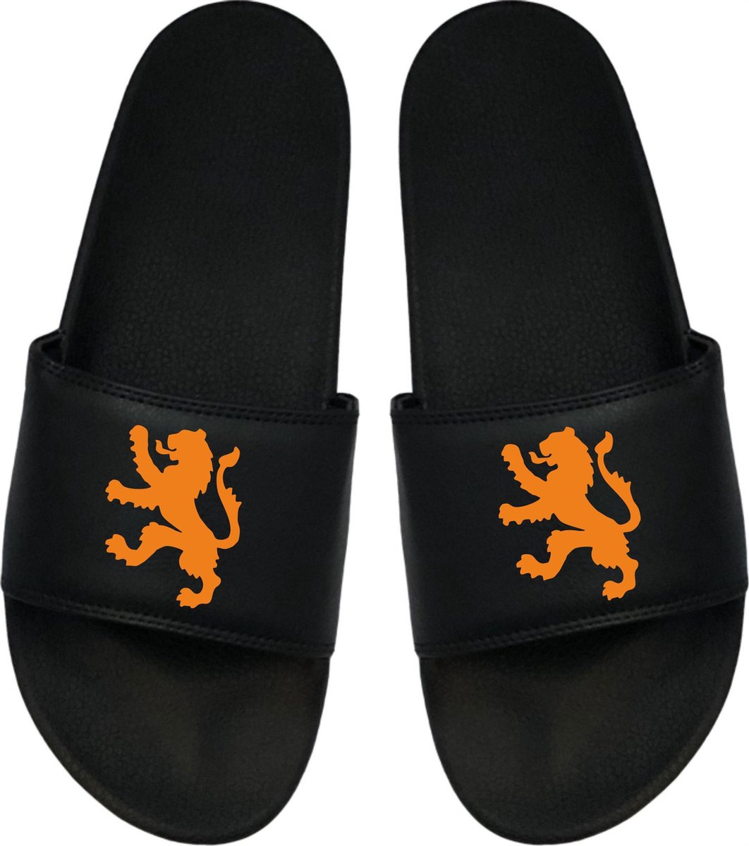 Cadeau Sint - Cadeau Kerst - Leeuw - Nederlands Elftal - Oranje - EK - WK- Badslippers - Cadeau Badslippers 42