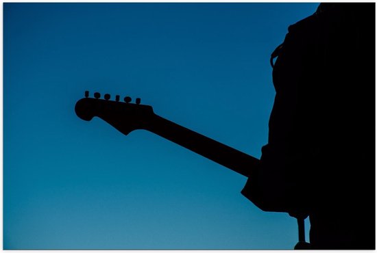 Poster – Silhouet van Gitarist op Blauwe Achtergrond - 90x60cm Foto op Posterpapier