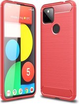 Voor Google Pixel 5a TPU-hoesje met geborstelde textuur van koolstofvezel (rood)