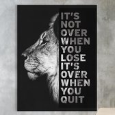 Canvas Schilderij - Quote - Leeuw Never Give Up No2 - 75 x 100 cm