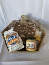 Sarah pakket -geschenkpakket- relatie geschenk - kado pakket - cadeau pakket - verjaardag - bakken - koken - eten en drinken  - kerstpakketten
