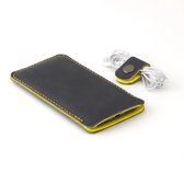 JACCET iPhone 7 Plus case - antraciet/zwart leer met geel wolvilt - Handmade in Nederland