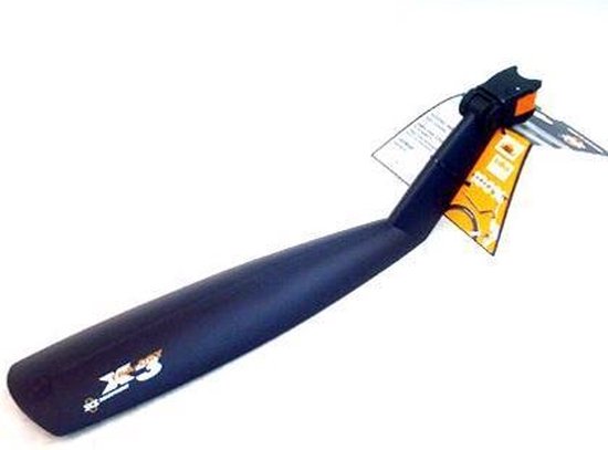 Zwart X-tra Dry spatbord met oranje reflecterende details en X3 logo, met productlabels.