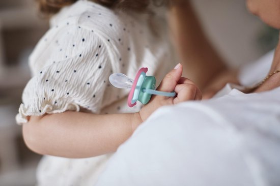 Philips Avent Ultra Air Fopspeen - Ouder dan 18 Maanden - 2 Speentjes - Roze/Groen Poes/Konijn - SCF349/15 — afbeelding 4
