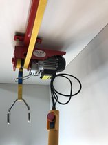 Electrische Fietslift rood met gele hijsbanden  125kg met CE-Keur certificering