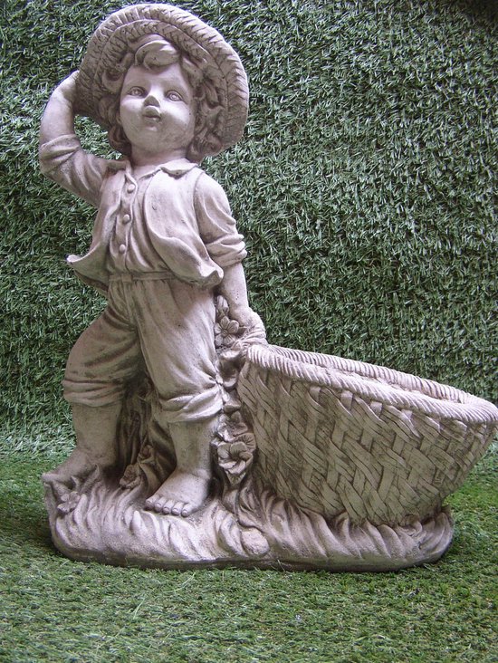 Tuinbeeld -Jongen met bloembak (Wit/gepattineerd)- Decoratie voor  binnen/buiten - Beton | bol.com
