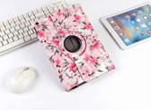 P.C.K. Boekhoesje/Bookcover/Case draaibaar hoesje lichtroze met roze bloemen print geschikt voor Apple iPad 10.2 (2019) MET PEN EN GLASFOLIE