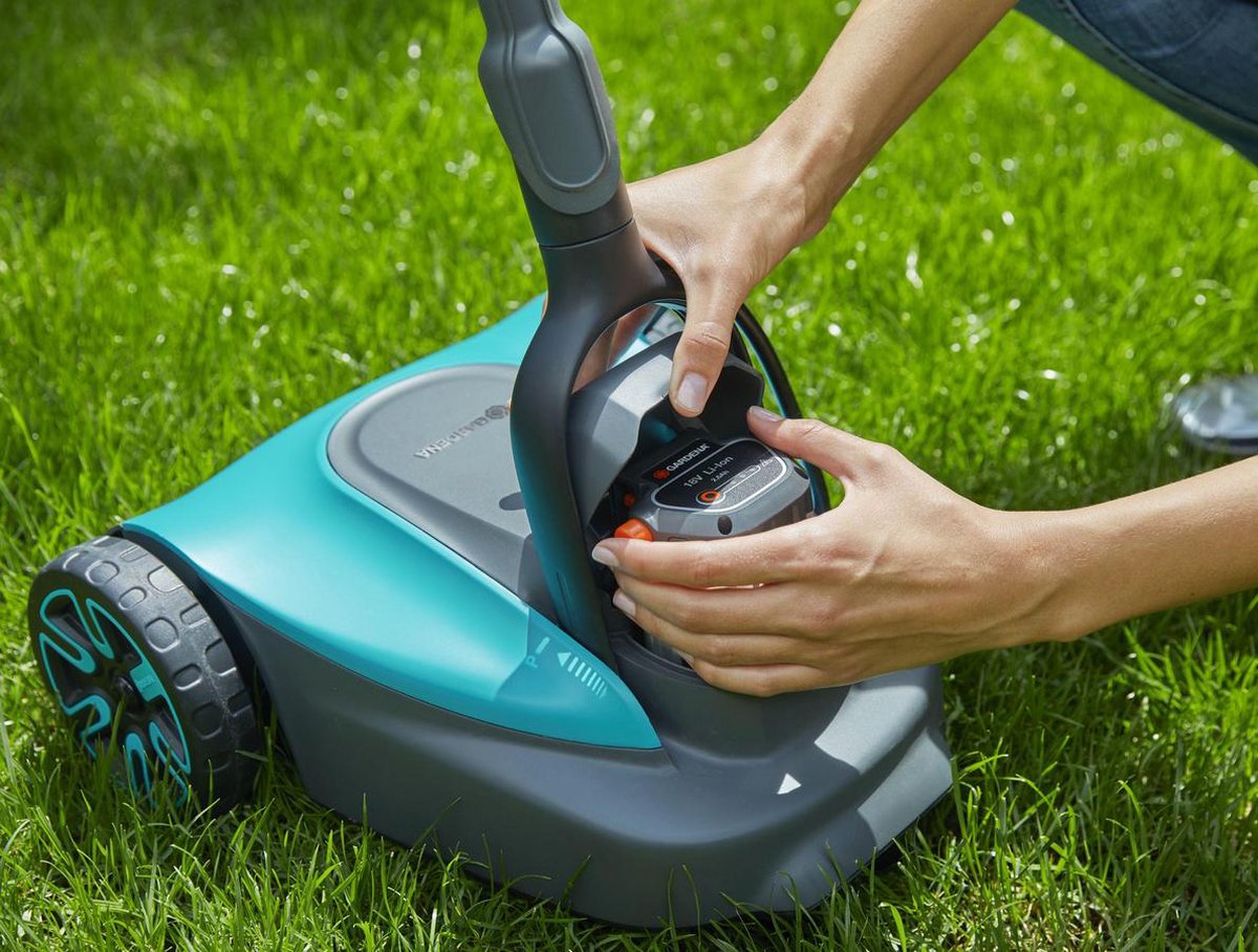GARDENA Grasmaaier HandyMower Li-18/22 Grasmaaier (gemotoriseerd) - Maaibreedte 32 cm - Gazons tot 50 m² - Incl. accu – foto 3
