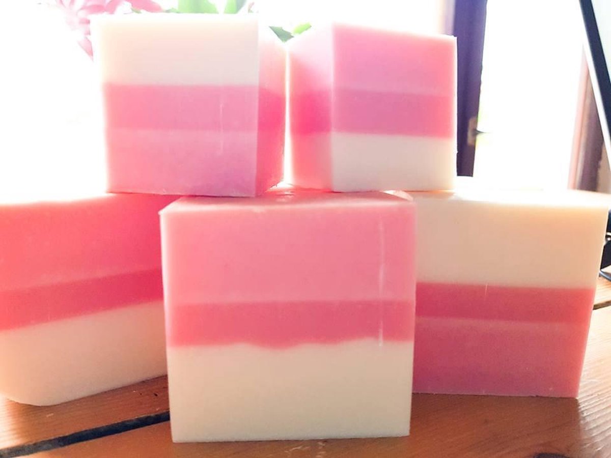 Goedkoopste Zeep Pink Dream, Amber, Roos, Lavendel en nog veel meer. Pittig en zoet tegelijk.