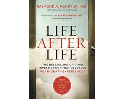 Omslag van Life After Life