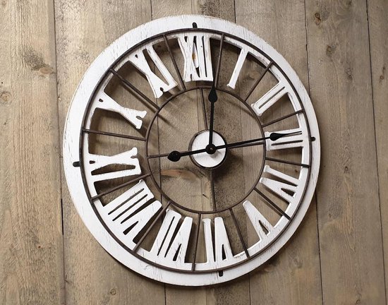 gids dood Stroomopwaarts Witte houten klok met metalen frame 60cm | bol.com