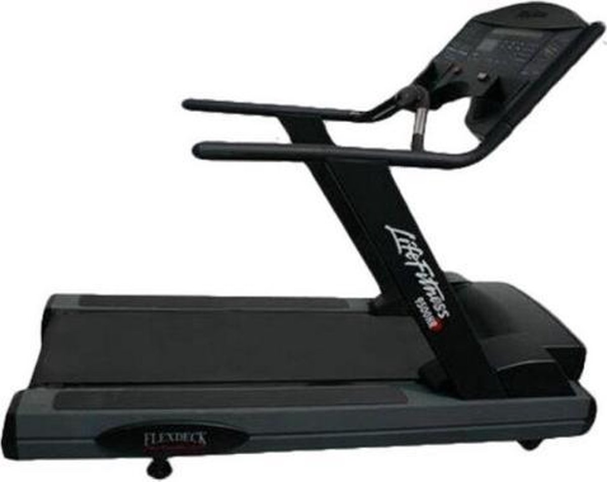 Lokken Armstrong naast Loopband Life-Fitness Treadmill 9500HR | bol.com