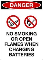 Sticker 'Danger: No smoking or open flames, when charging batteries' 210 x 148 mm (A5)