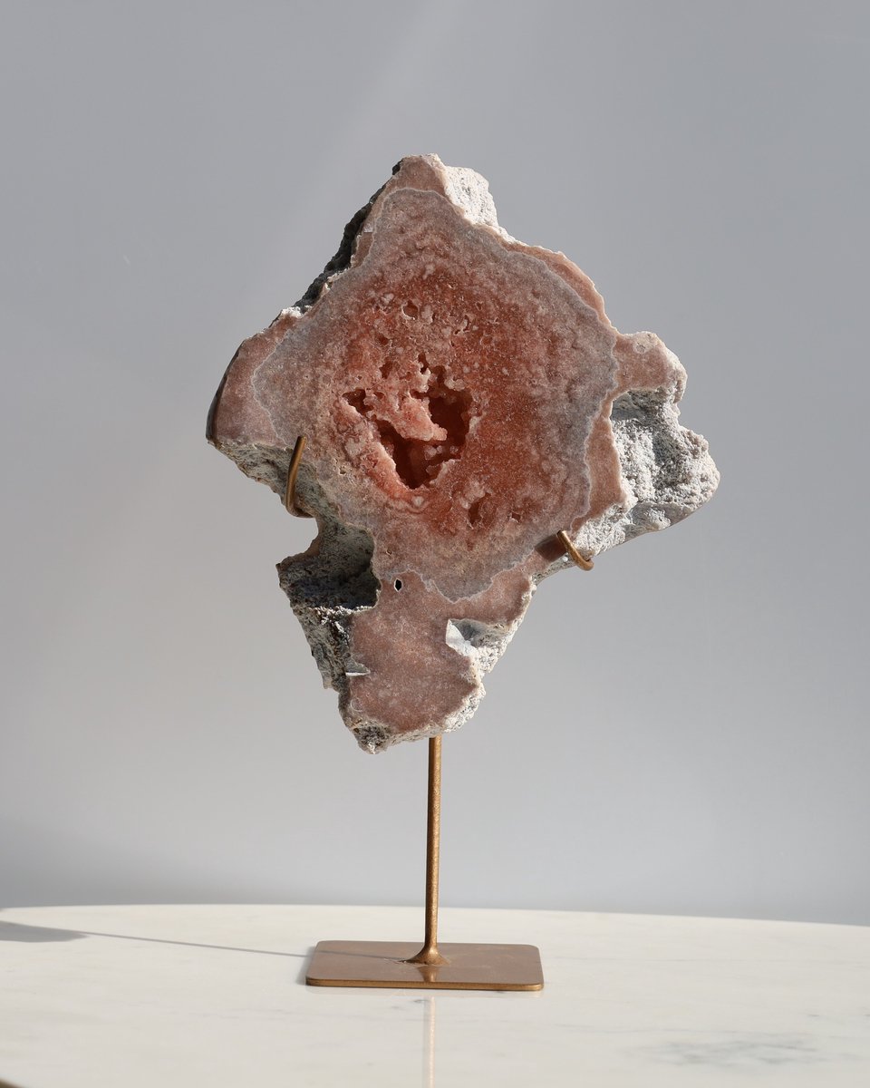 Unique Gemstones – Roze Amethist plak op standaard - Edelstenen en Mineralen - Kristallen - Spiritualiteit - Woondecoratie