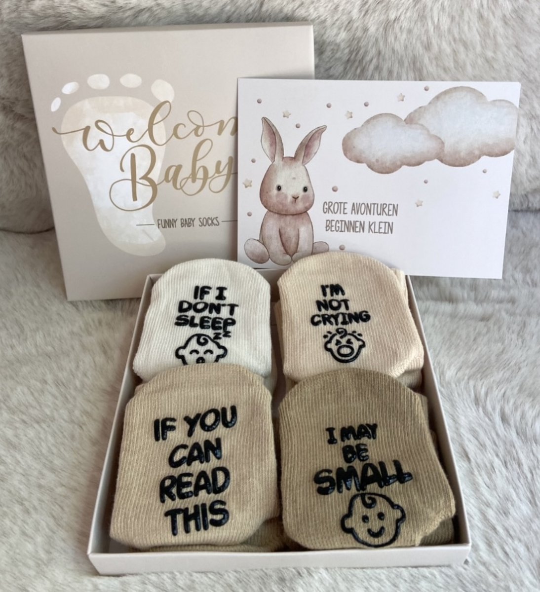 SilverandCoco® Baby Sokjes met Tekst | Geboorte Geschenkset Sokken Katoen | Kraamcadeaus pakket Cadeau Gift Set | Shower Cadeautje Geschenk | Zwangerschap Kleding | Gender Reveal Zwanger - Unisex Neutraal Jongen Meisje Boy Girl Roze Blauw – foto 5