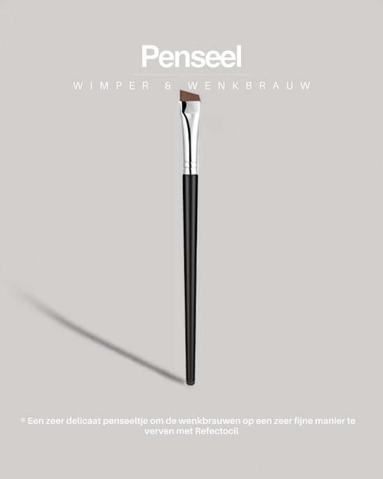 RefectoCil wenkbrauw- en wimperverf penseel met zwarte steel en zilverkleurige schuine kop.