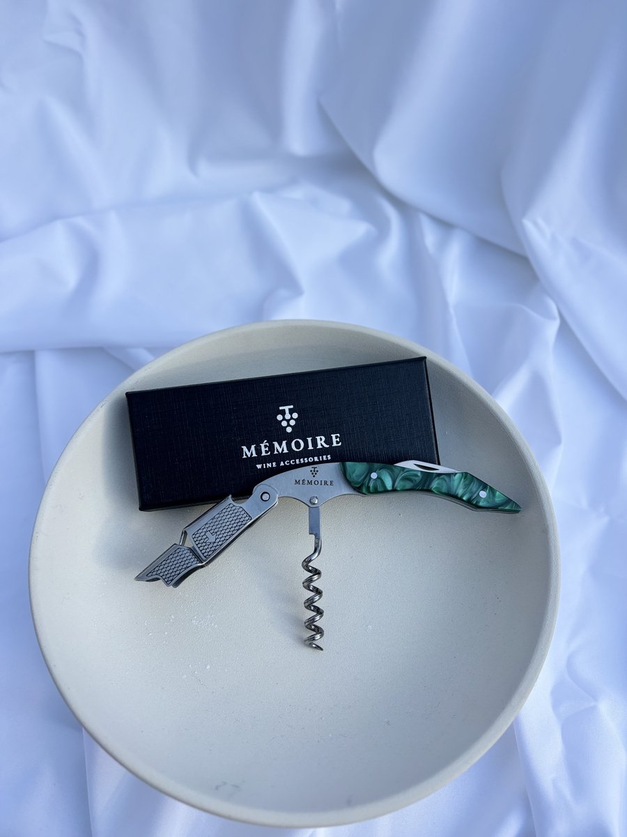 Mémoire® Couteau Sommelier Résine Groen - Kurkentrekker van Edelhars - 3 in 1 Sommelier mes met Flessenopener en Foliesnijder - Stijlvolle en Duurzame Wijnopener - Perfect voor Horeca en Thuis - Premium Kelnermes voor Wijnliefhebbers - Luxe Cadeau — cadeau in Kookcadeaus - foto 2