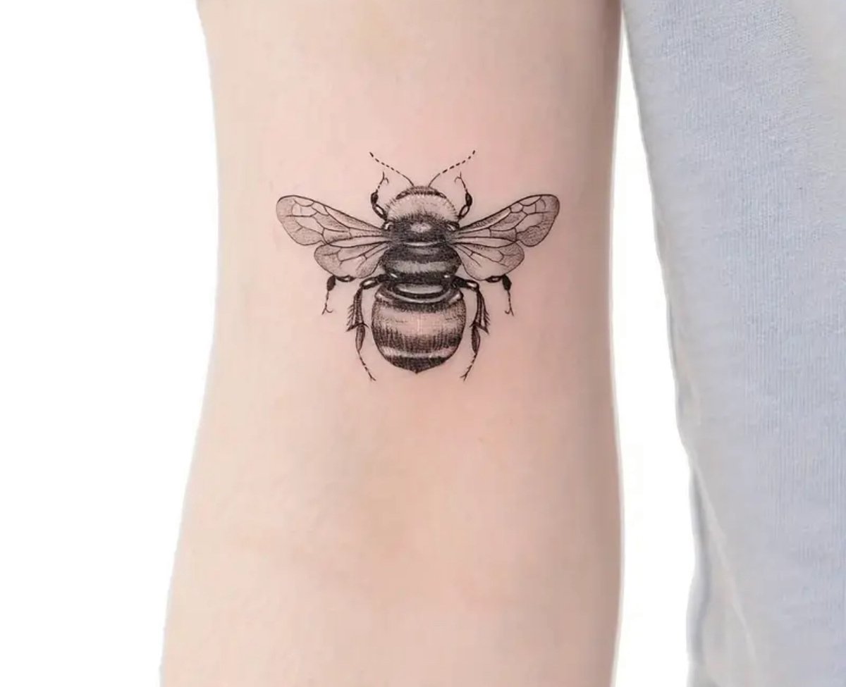 GoedeDoelen.Shop | Body Tattoo Bij | Nep Tattoo | Afmeting: 10 x 7 CM | Tijdelijke Tatoeage | Bij | Bee Happy | Help De Bij