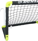 Een inklapbaar Dunlop voetbaldoel met stevig zwart net en geel frame.
