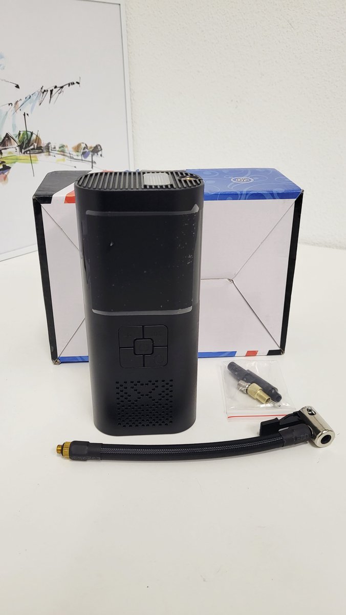 K&R Draagbare bandenpomp met LED verlichting en digitale display - compact - usb oplaadbaar