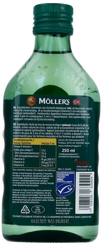 Groene fles met groene dop. Achterkant etiket met ingrediënten: levertraan van Arctische kabeljauw, citroen, vitamine A-D-E. MSC gecertificeerd.
