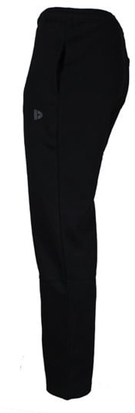 Donnay joggingbroek zwart, zijaanzicht met logo op linkerbeen.