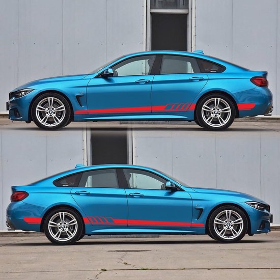 Twee blauwe sportauto's met rode sportstrepen op de zijkant.